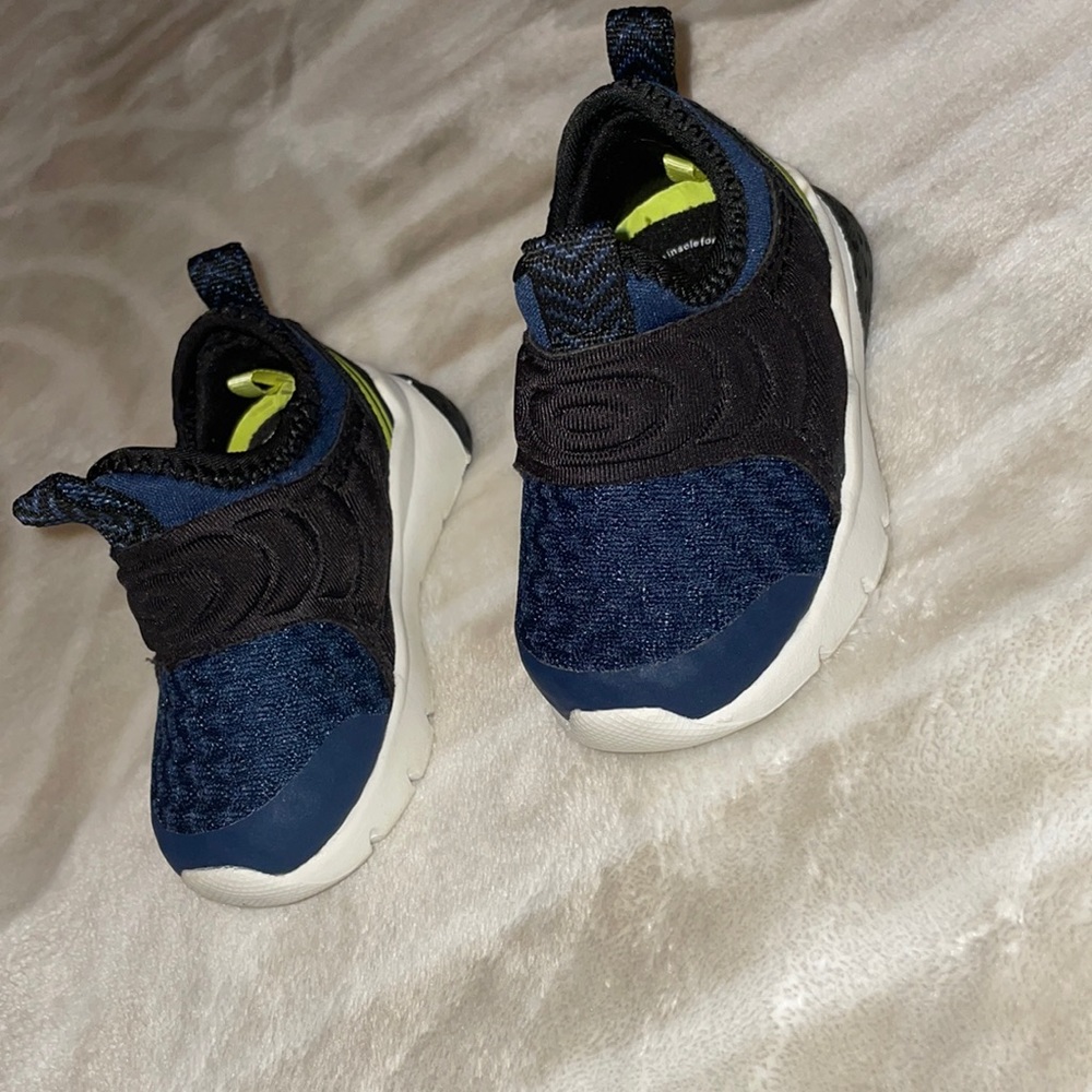 5/$20 Baby shoes 💙